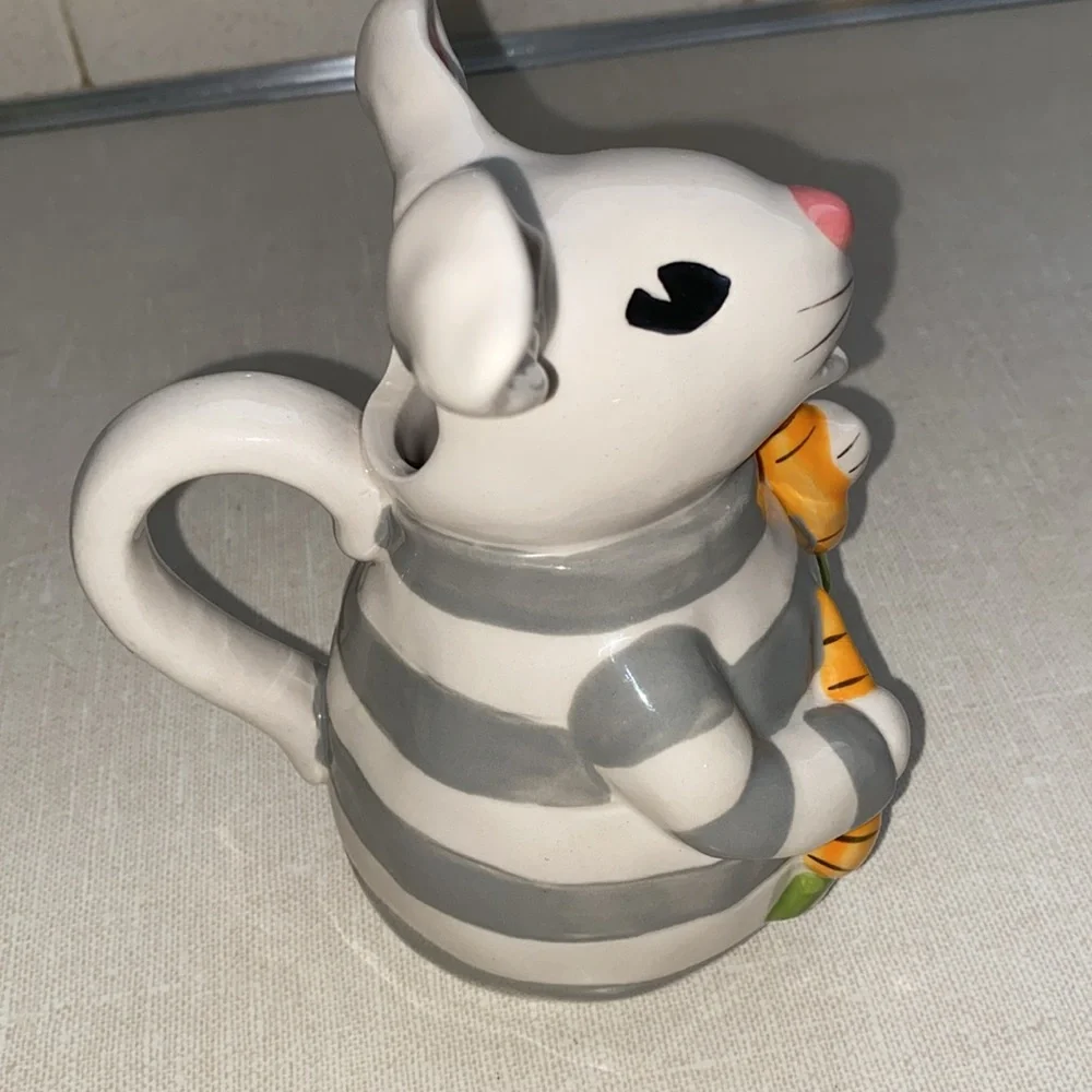 Blue Sky 2018 Easter BUNNY Rabbit‎ Creamer Easter carrots